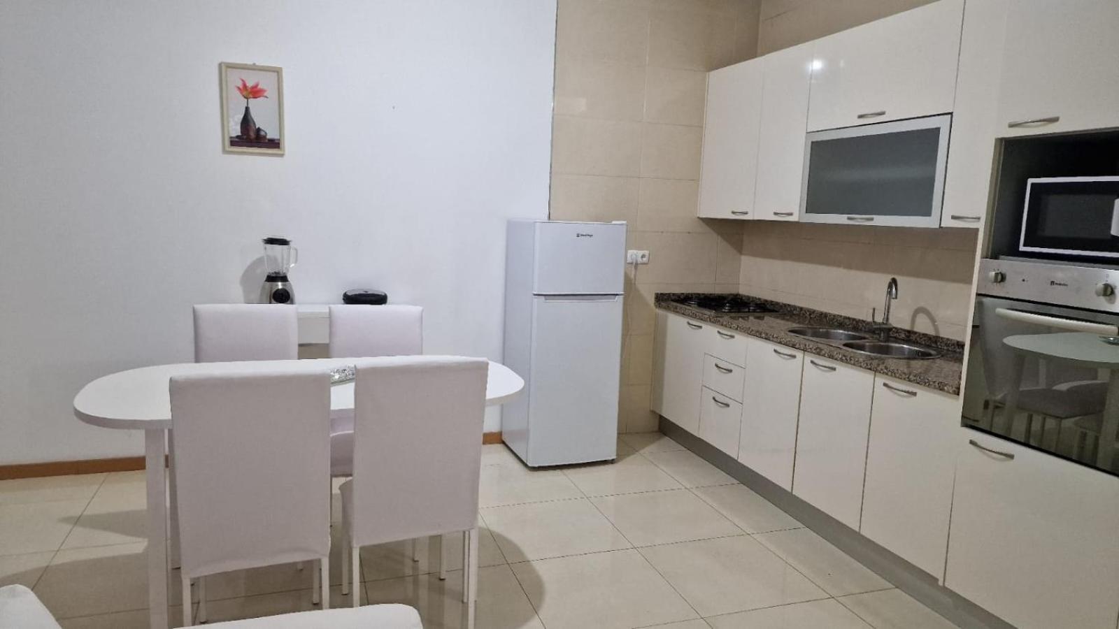 Casa De Ferias Com 2 Quartos Ou Aluguer Diaria Прая Екстериор снимка